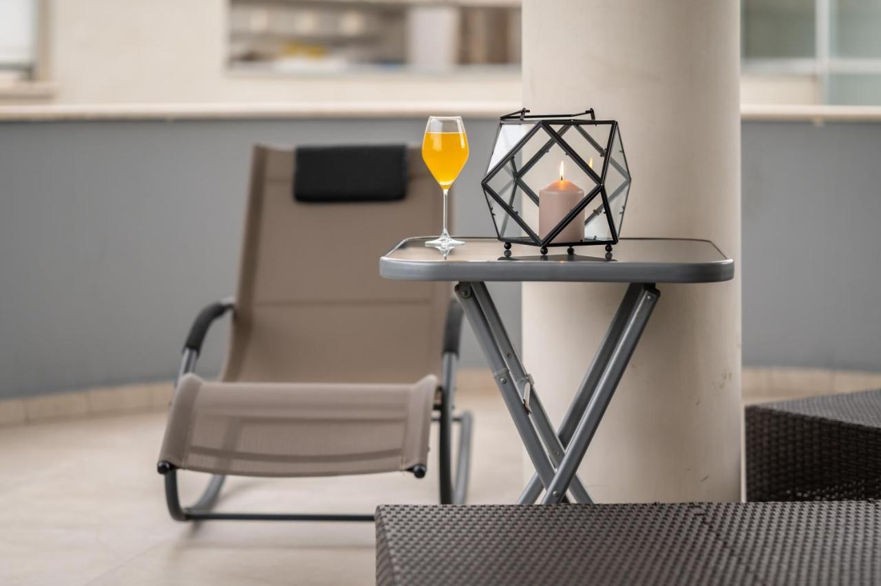 Chic & Fabulous Iris+free Garage Apartman *
